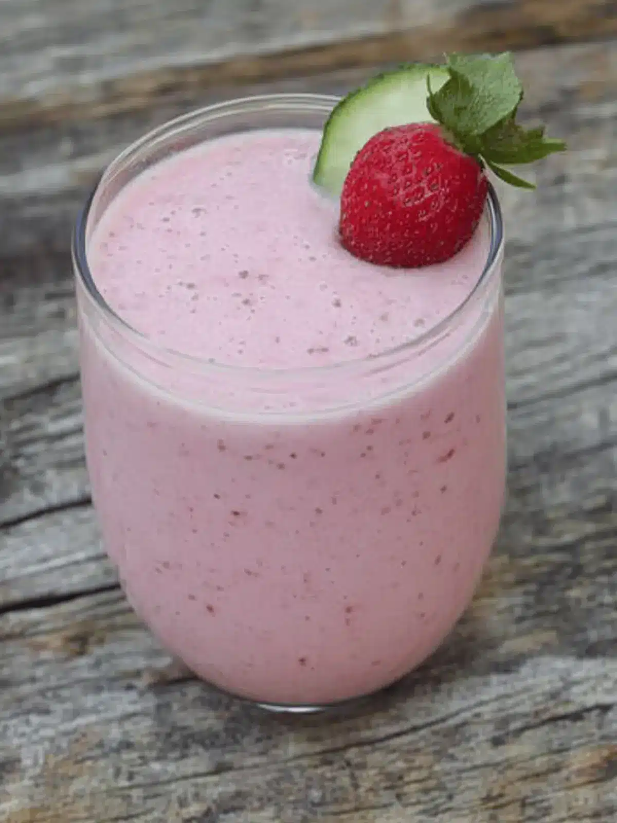 Strawberry-Cucumber Smoothie