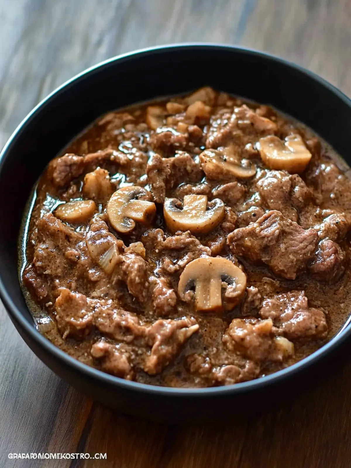 Garlic Pepper Beef in Mushroom Gravy: A Comforting Delight 4 Garlic Pepper Beef in Mushroom Gravy