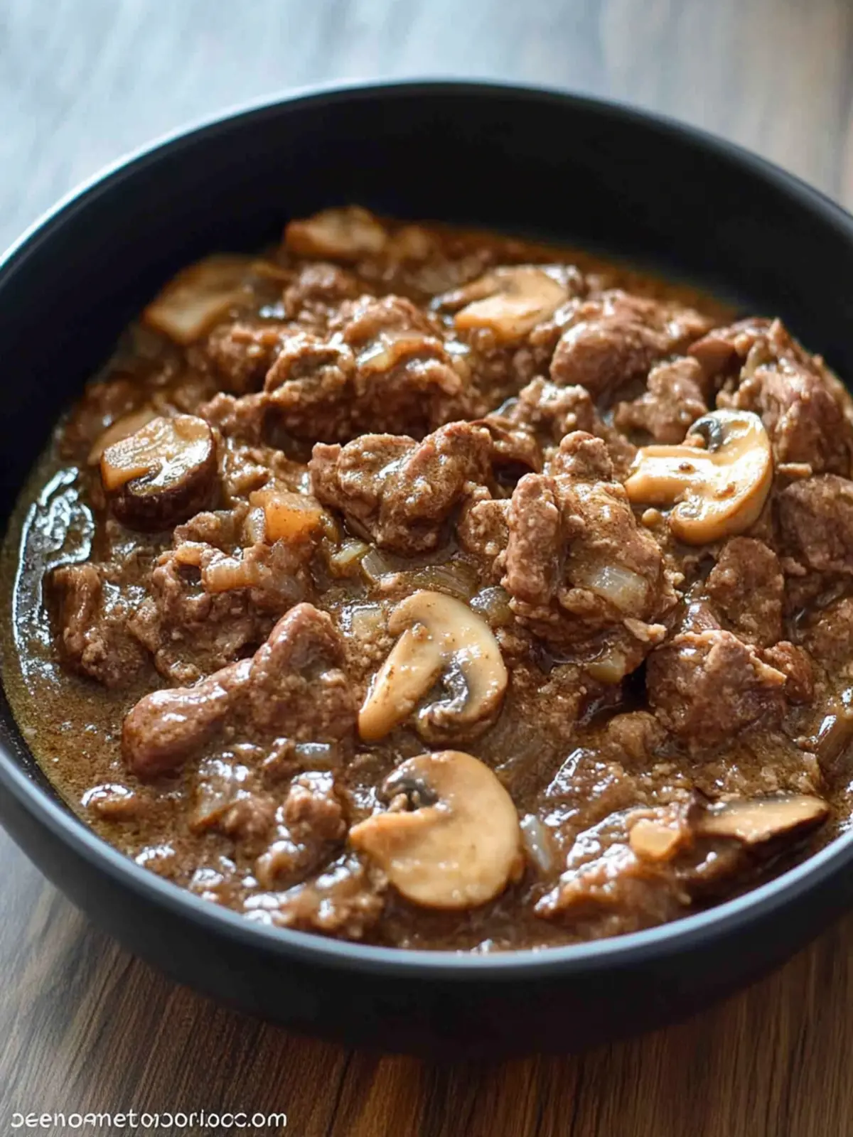 Garlic Pepper Beef in Mushroom Gravy: A Comforting Delight 5 Garlic Pepper Beef in Mushroom Gravy