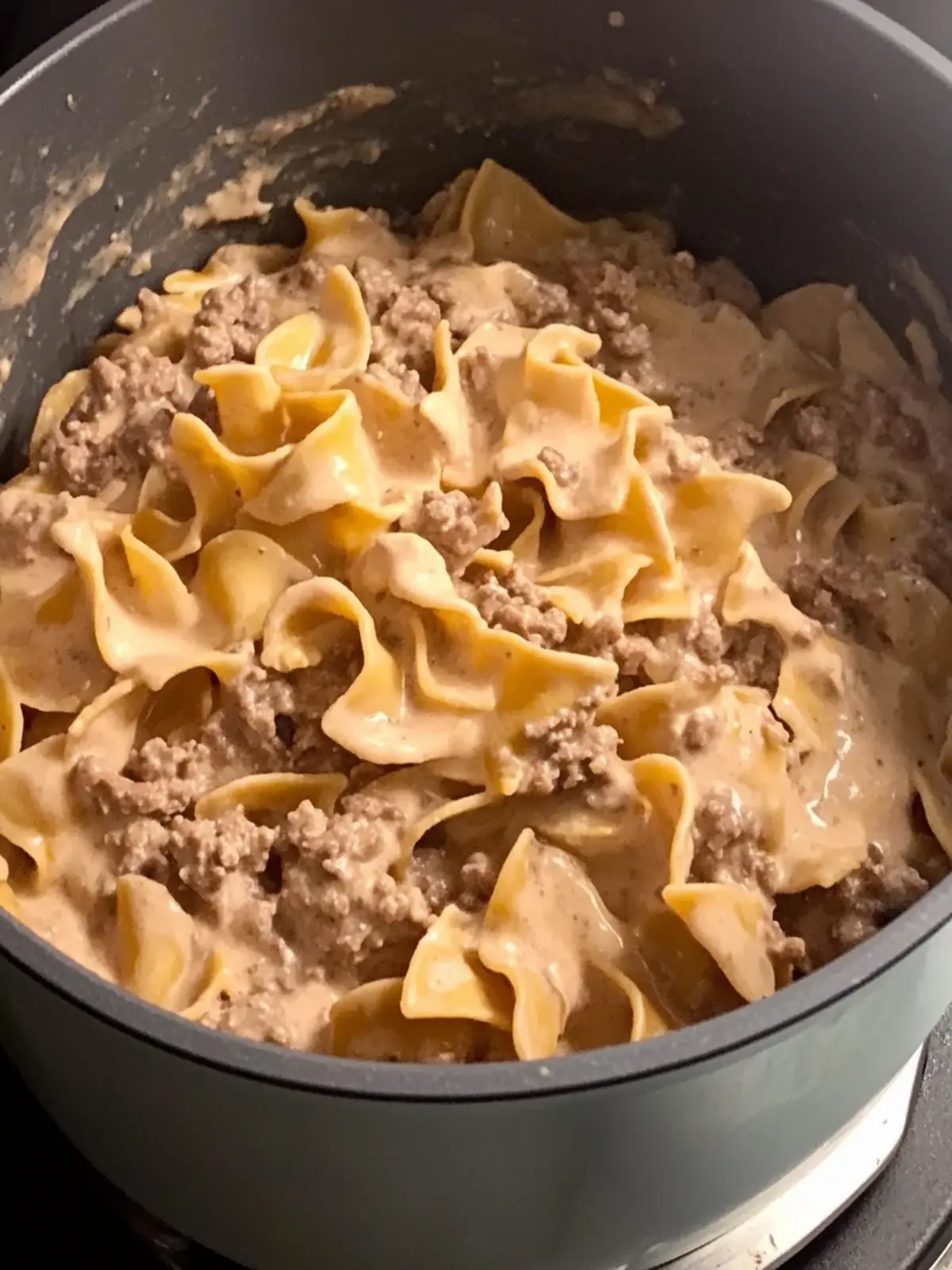 One-Pot Ground Beef Stroganoff: Quick Comfort Food Delight 4 One-Pot Ground Beef Stroganoff